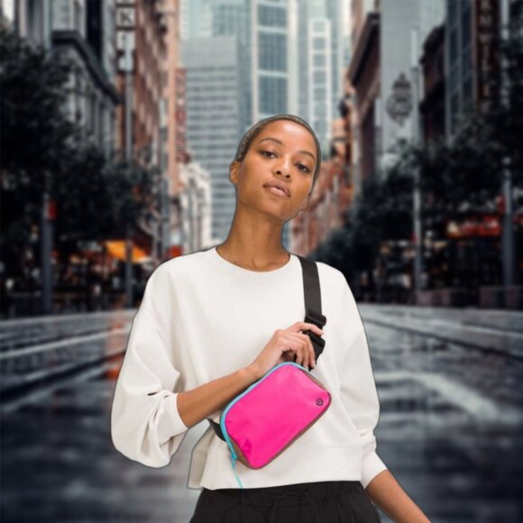Lululemon Everywhere 1L Sonic Pink/Cacao Belt Bag RARE Fanny Bag Crossbody NWT - Picture 1 of 10